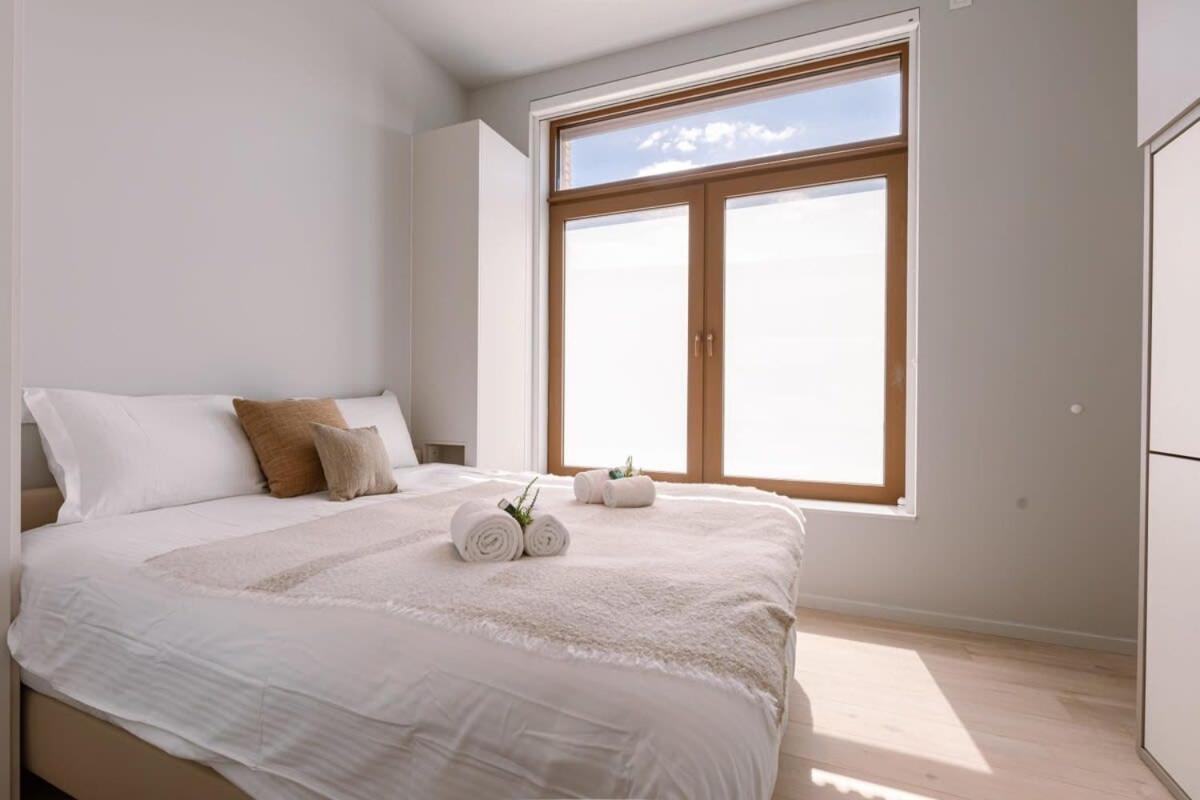 Luxurious Flat "De Zilte Zeezoen" Close To The Sea Остенде Экстерьер фото