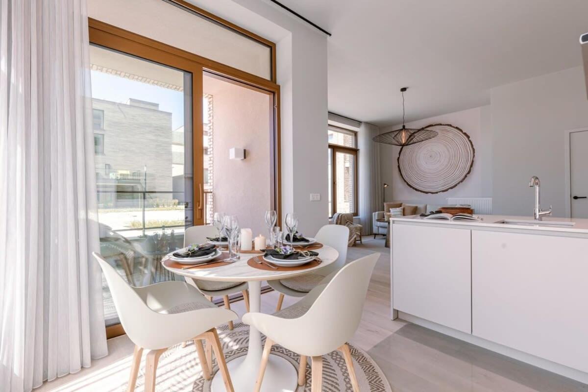 Luxurious Flat "De Zilte Zeezoen" Close To The Sea Остенде Экстерьер фото